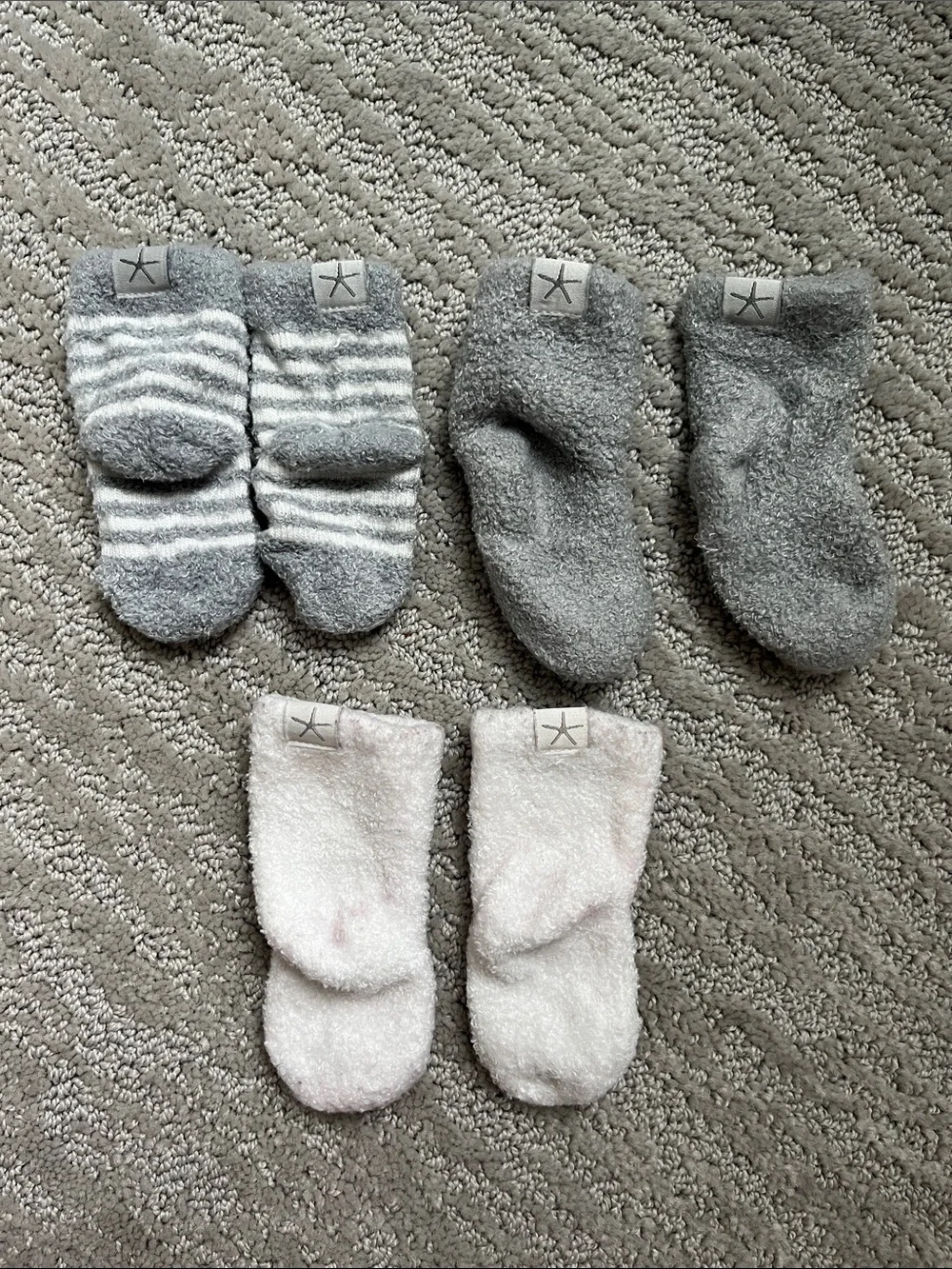 Barefoot Dreams Infant Baby Cozy Sock Set - Gray & Cream